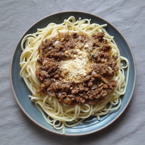 Linguine with meat sauce